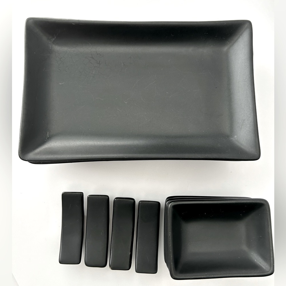 Sushi/sashimi place setting for 4